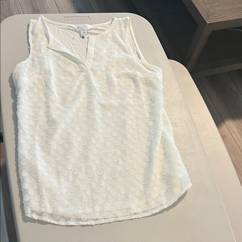 Market & Spruce White Textured Sleeveless Top